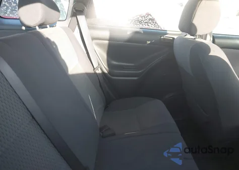 2005 Toyota Matrix from USA, damaged, VIN 2T1LR32E35C338454